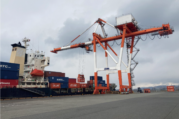 ガントリークレーン（和歌山下津港本港区）